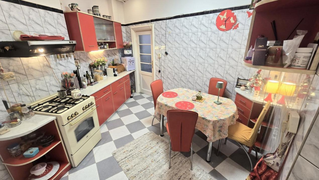 PARTER înalt în imobil ART DECO - PIAȚA SPANIEI