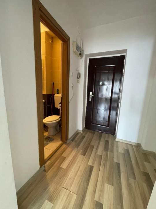 Auchan-Vitan Garsoniera 30 mp,mobilata si utilata,etaj 8