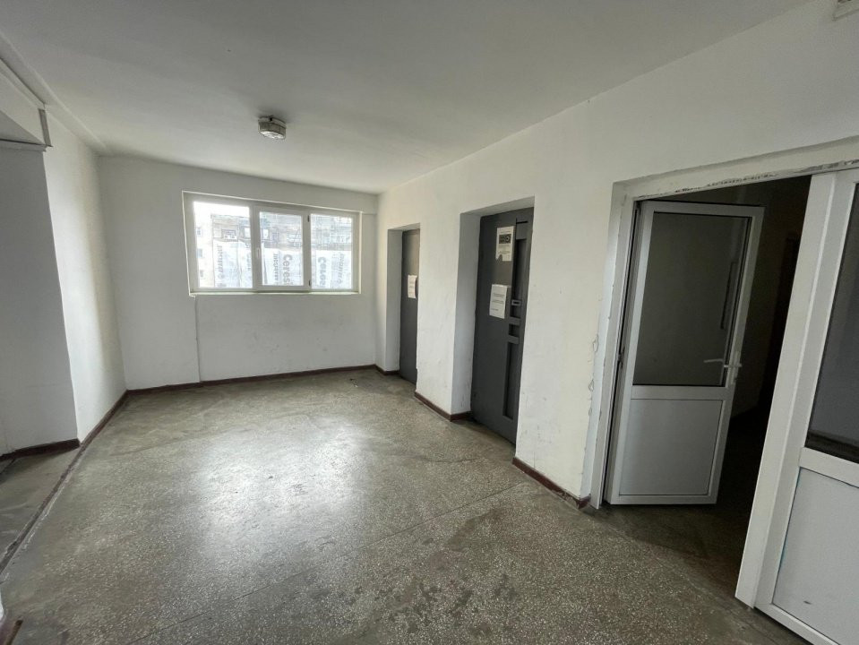 Auchan-Vitan Garsoniera 30 mp,mobilata si utilata,etaj 8