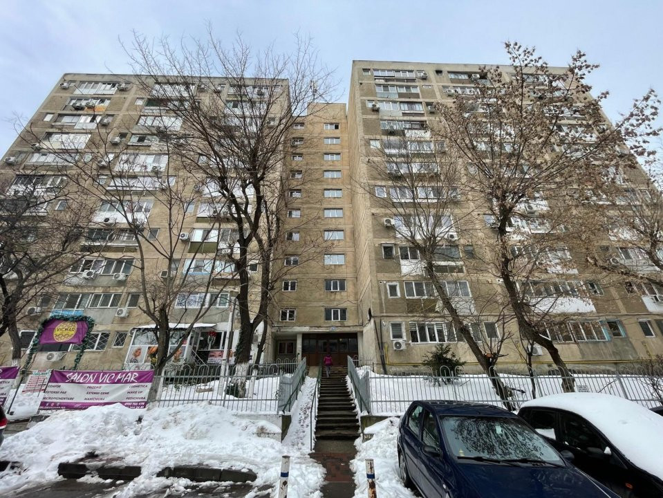 Auchan-Vitan Garsoniera 30 mp,mobilata si utilata,etaj 8