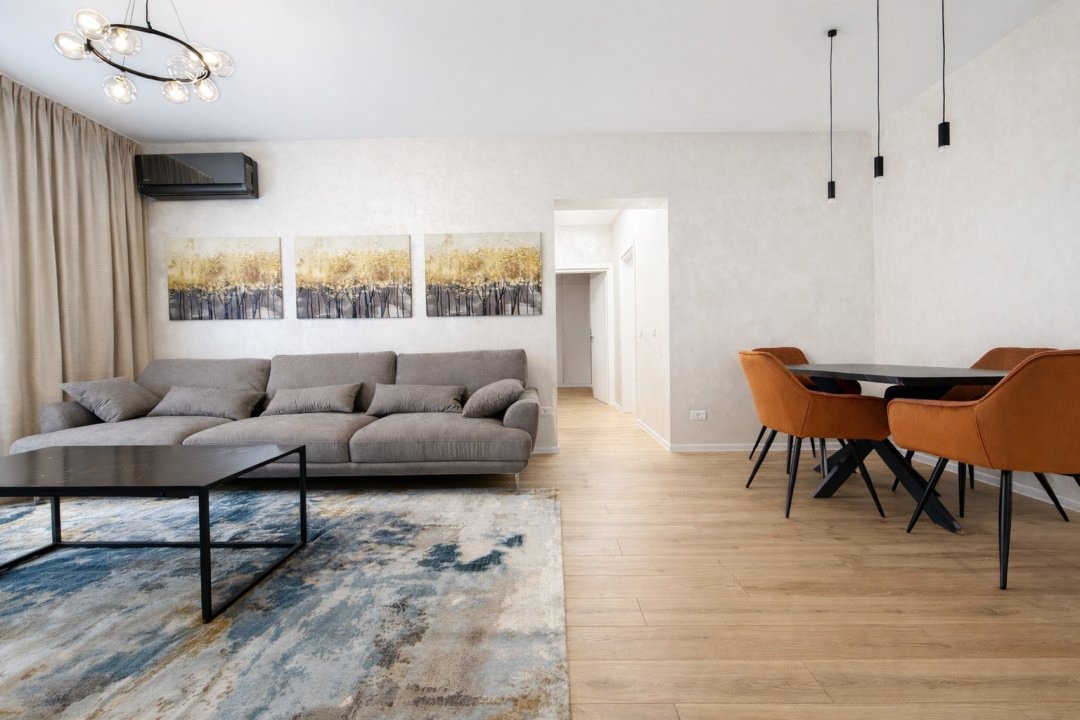 Prima Inchiriere! Apartament 3 camere cu loc de parcare subteran inclus.