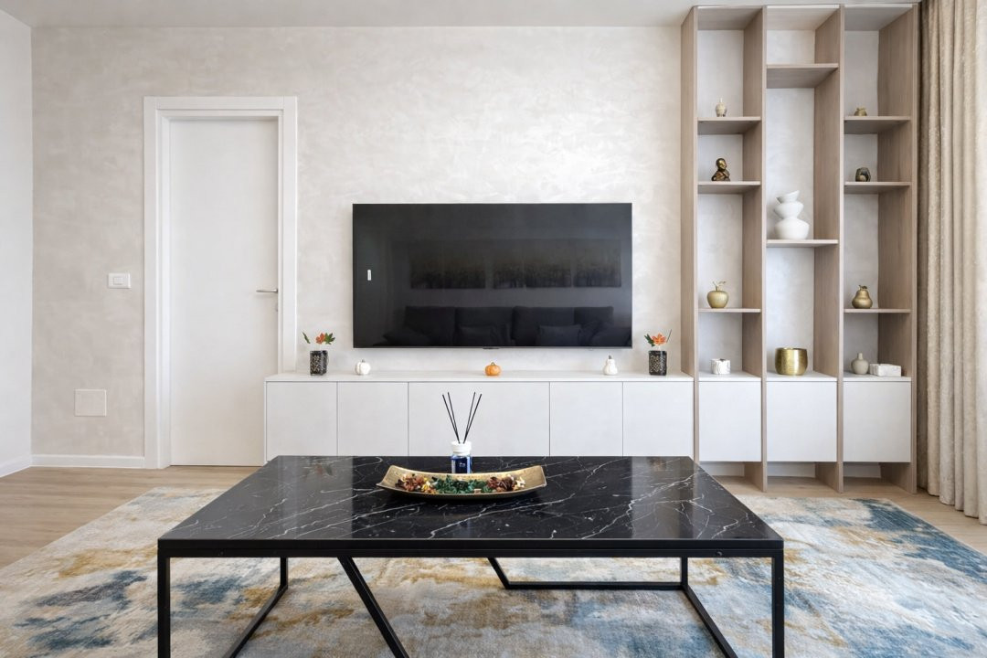 Prima Inchiriere! Apartament 3 camere cu loc de parcare subteran inclus.