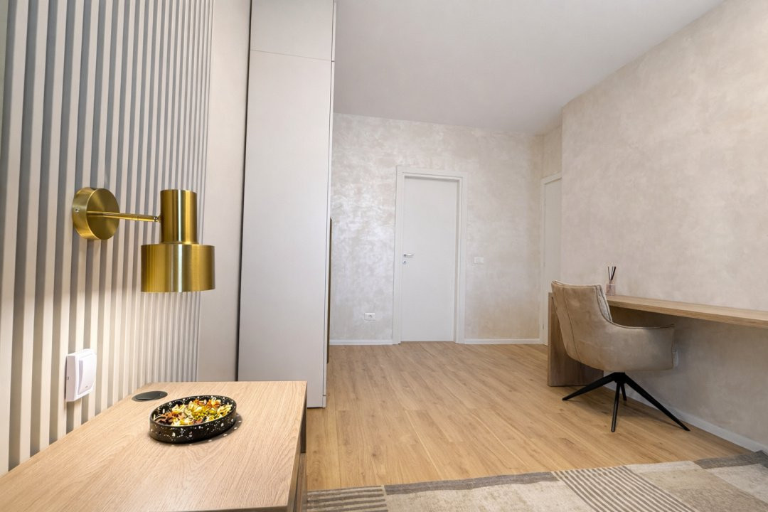 Prima Inchiriere! Apartament 3 camere cu loc de parcare subteran inclus.