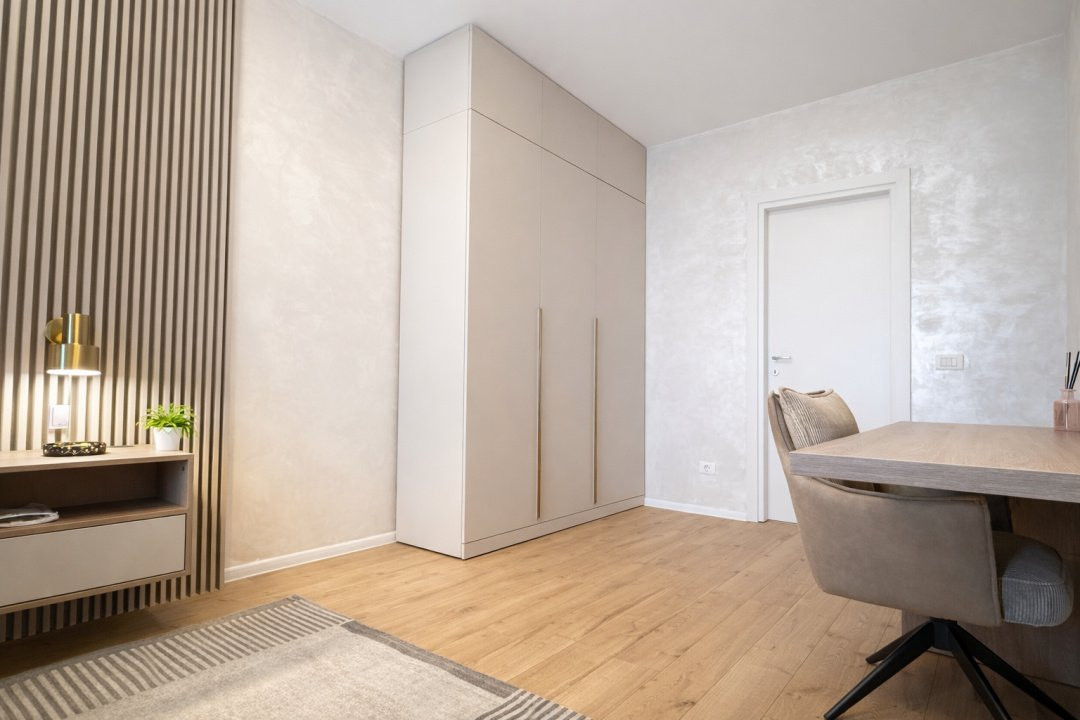 Prima Inchiriere! Apartament 3 camere cu loc de parcare subteran inclus.