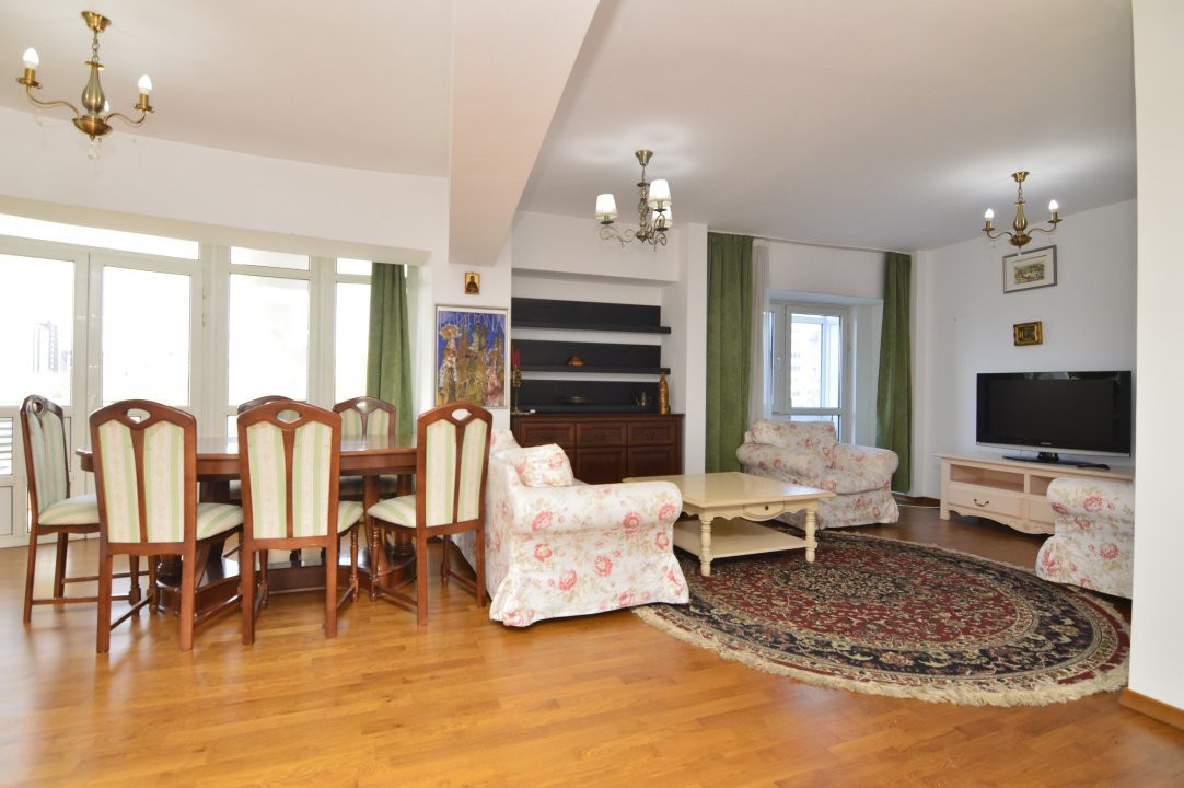 VANZARE APARTAMENT 3 CAMERE UNIRII - NERVA TRAIAN-BLOC LOTTO