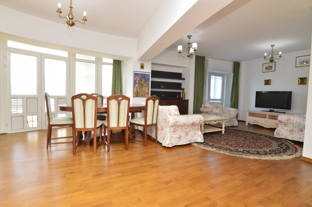 VANZARE APARTAMENT 3 CAMERE UNIRII - NERVA TRAIAN-BLOC LOTTO