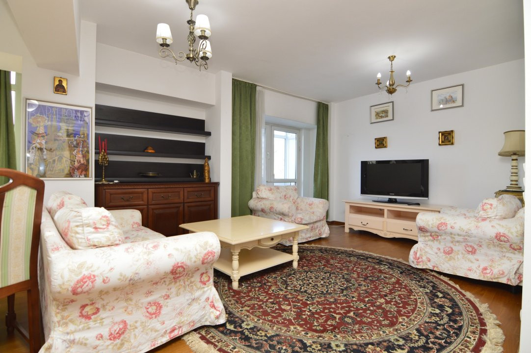 VANZARE APARTAMENT 3 CAMERE UNIRII - NERVA TRAIAN-BLOC LOTTO