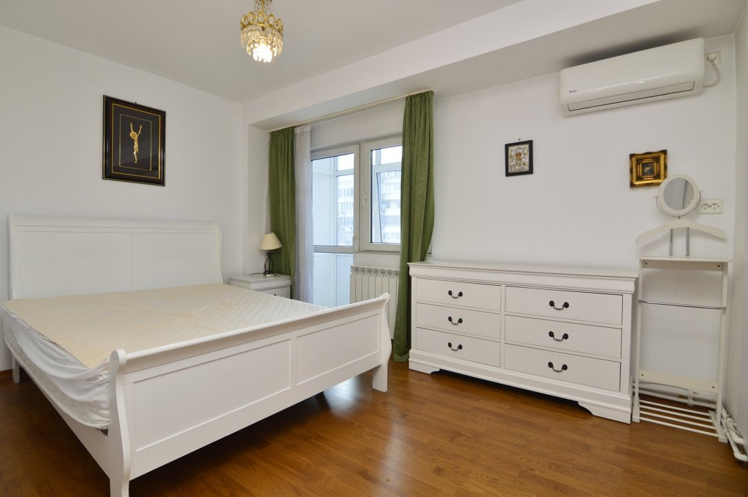 VANZARE APARTAMENT 3 CAMERE UNIRII - NERVA TRAIAN-BLOC LOTTO