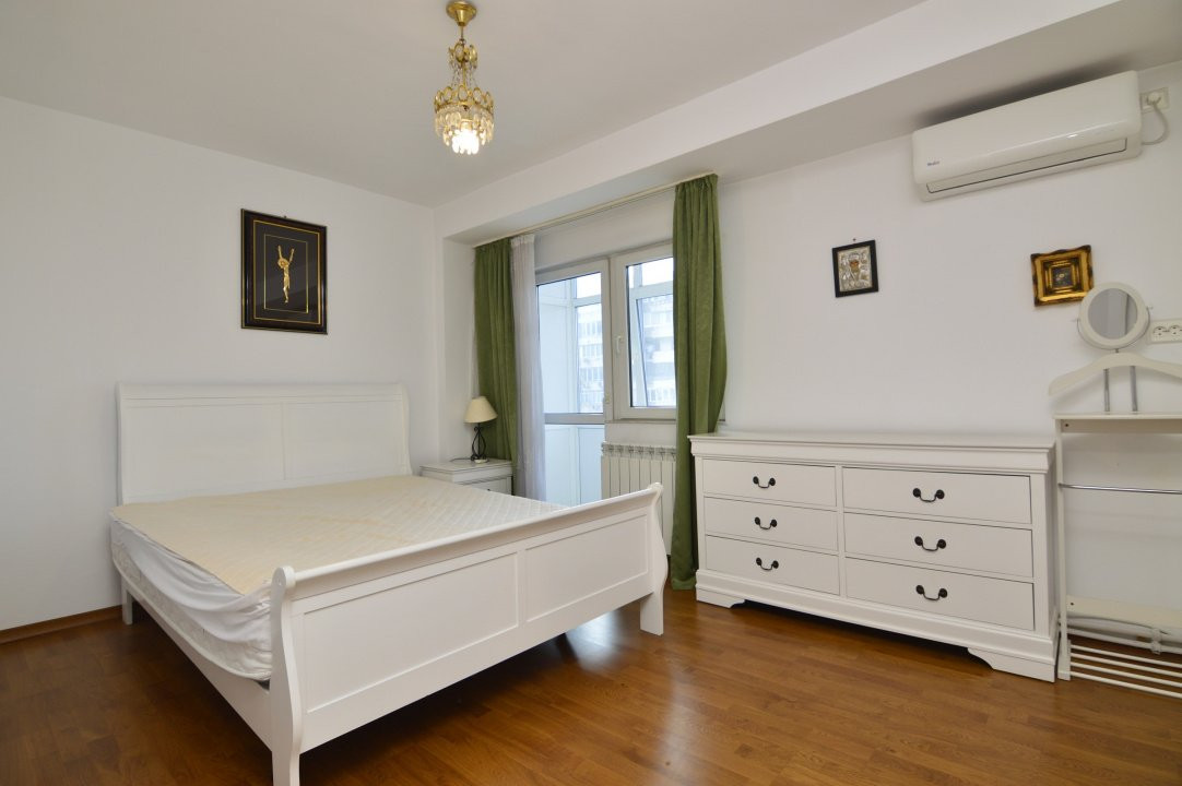 VANZARE APARTAMENT 3 CAMERE UNIRII - NERVA TRAIAN-BLOC LOTTO