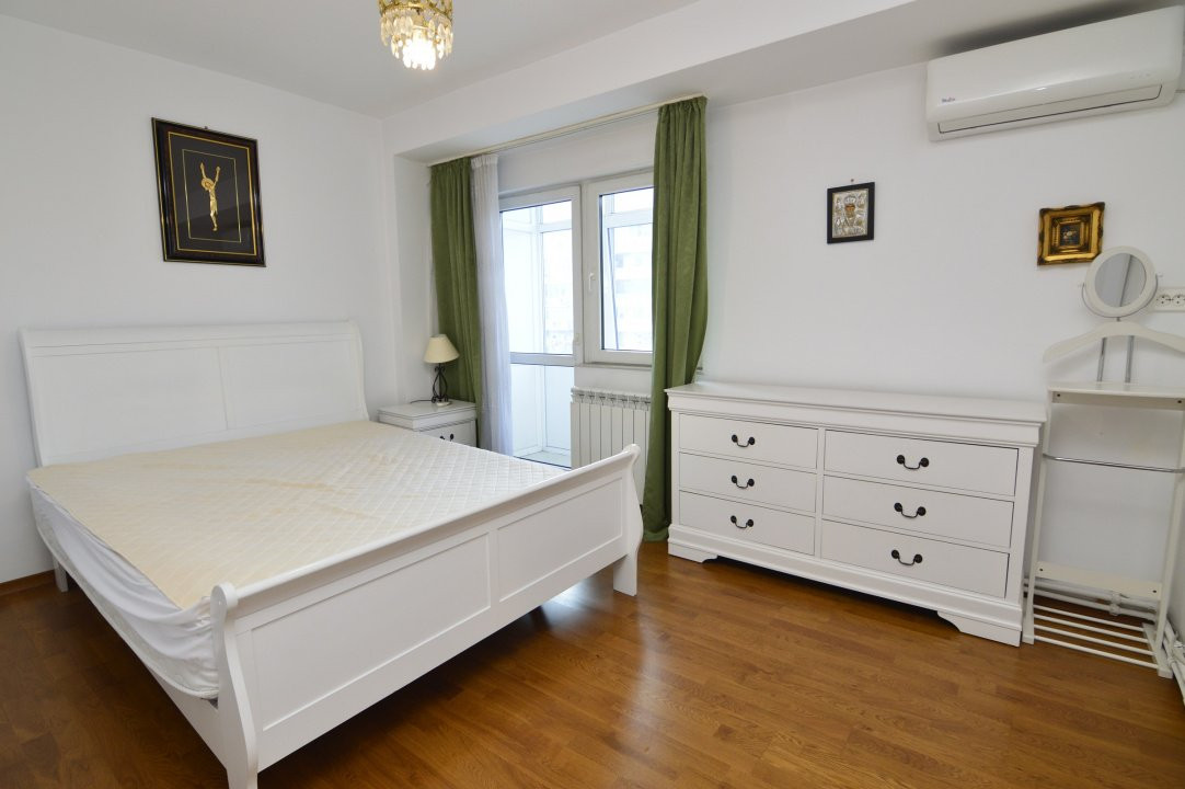 VANZARE APARTAMENT 3 CAMERE UNIRII - NERVA TRAIAN-BLOC LOTTO