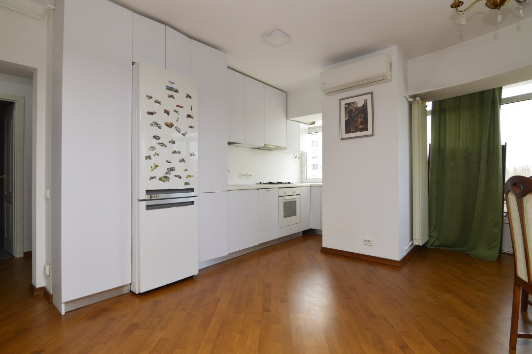 VANZARE APARTAMENT 3 CAMERE UNIRII - NERVA TRAIAN-BLOC LOTTO