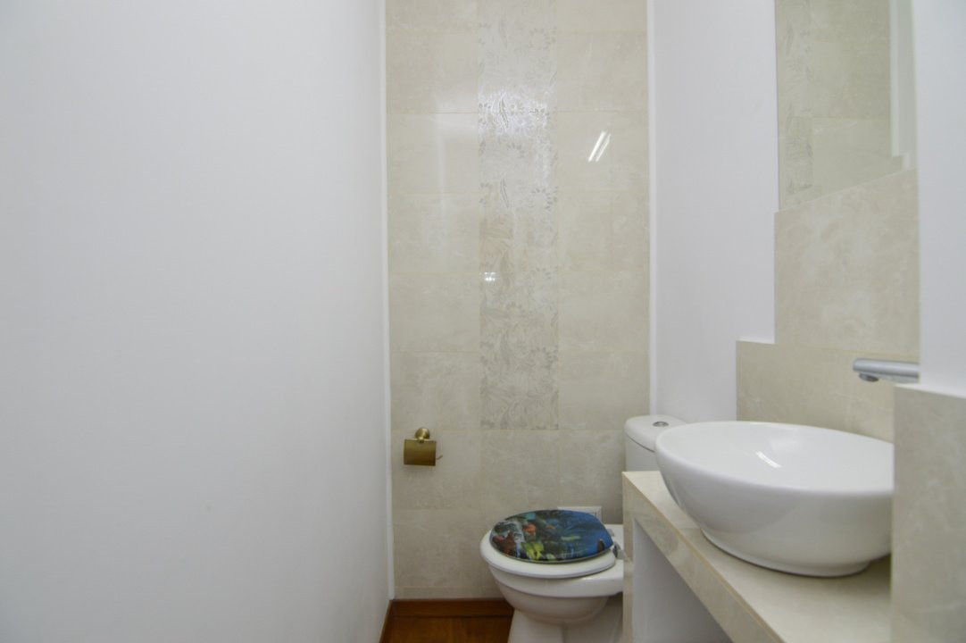 VANZARE APARTAMENT 3 CAMERE UNIRII - NERVA TRAIAN-BLOC LOTTO