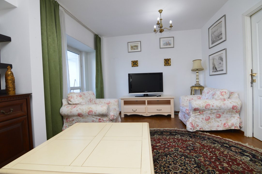 VANZARE APARTAMENT 3 CAMERE UNIRII - NERVA TRAIAN-BLOC LOTTO