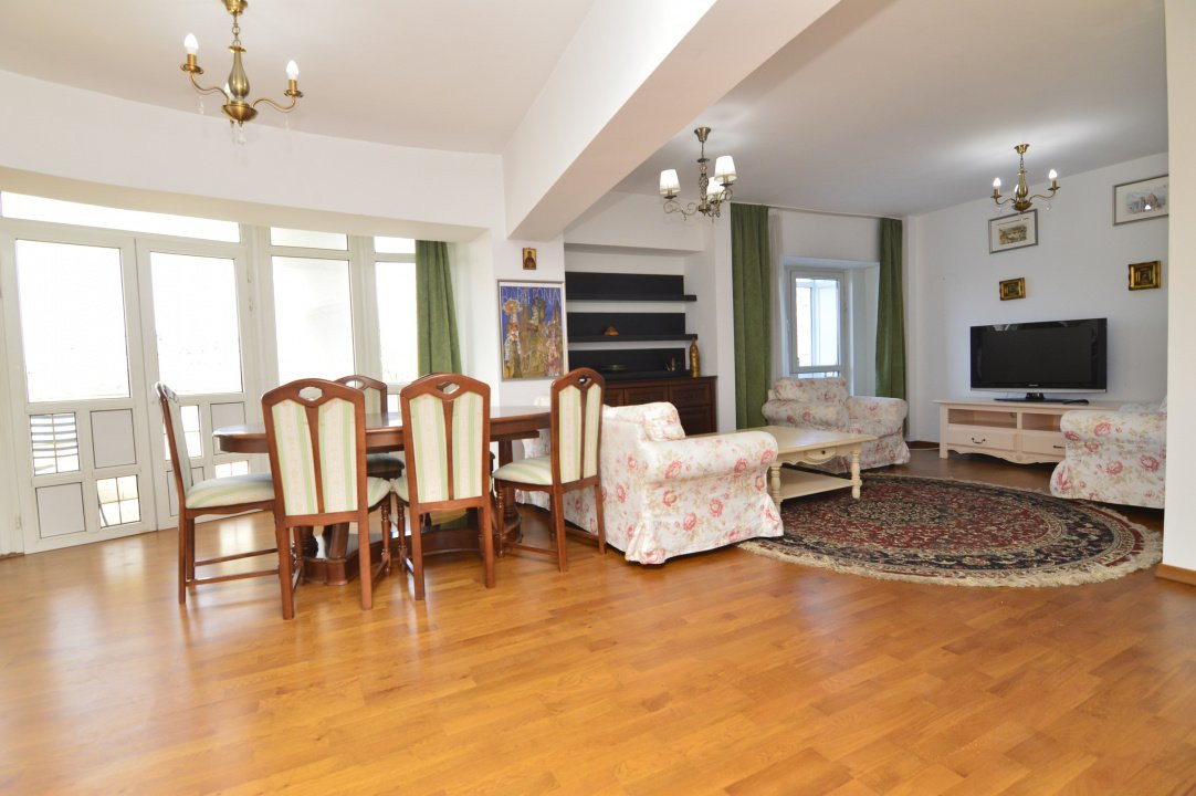 VANZARE APARTAMENT 3 CAMERE UNIRII - NERVA TRAIAN-BLOC LOTTO