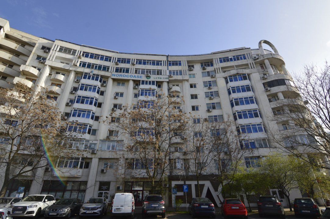 VANZARE APARTAMENT 3 CAMERE UNIRII - NERVA TRAIAN-BLOC LOTTO