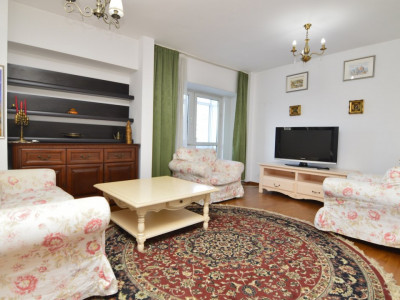 VANZARE APARTAMENT 3 CAMERE UNIRII - NERVA TRAIAN-BLOC LOTTO