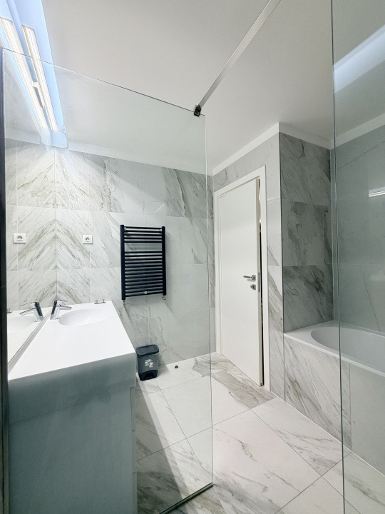 Apartament de închiriat cu parcare în One Herastrau Park 