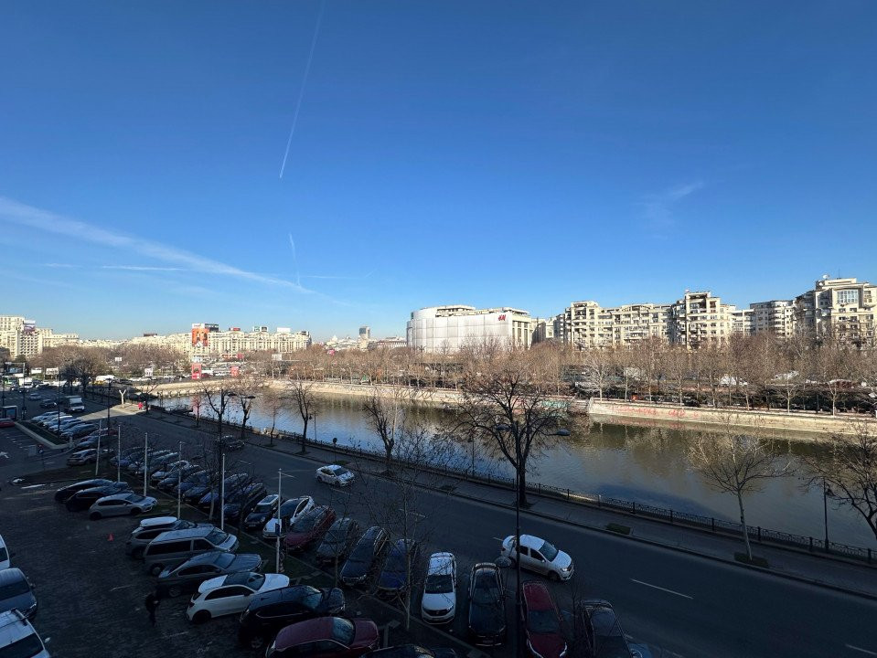 3 camere Piața Unirii | vedere deschisă către Dâmbovița | 2 băi | 3 balcoane