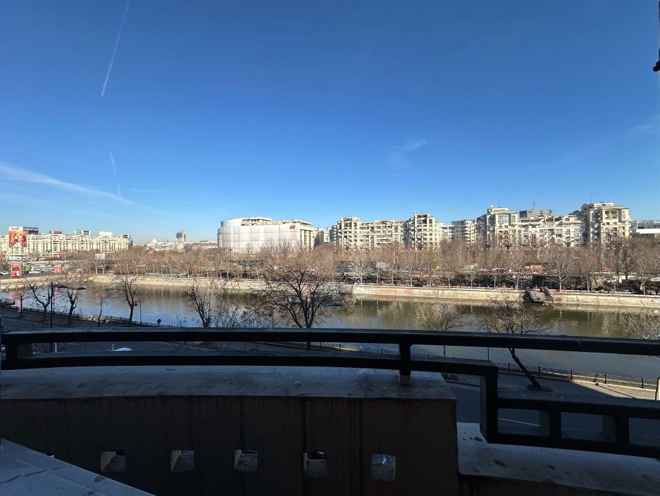 3 camere Piața Unirii | vedere deschisă către Dâmbovița | 2 băi | 3 balcoane