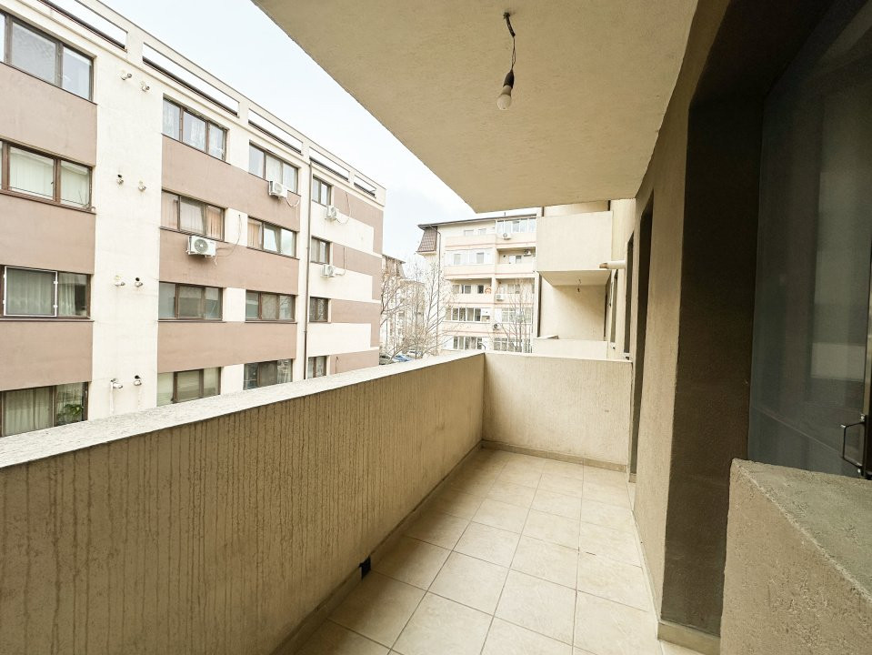 Apartament cu 3 camere | Decomandat | 2 Bai | 2 Balcoane | Loc de Parcare