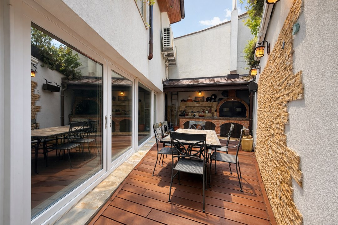 Vilă ultracentrală cu piscină interioară, saună și cramă | Unirii