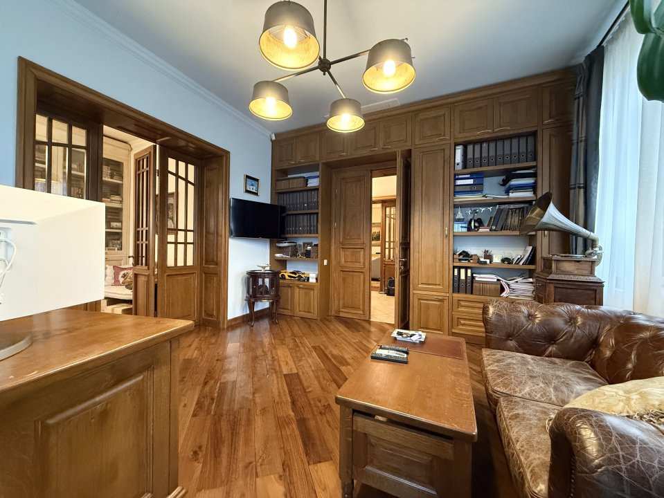 Vilă ultracentrală cu piscină interioară, saună și cramă | Unirii