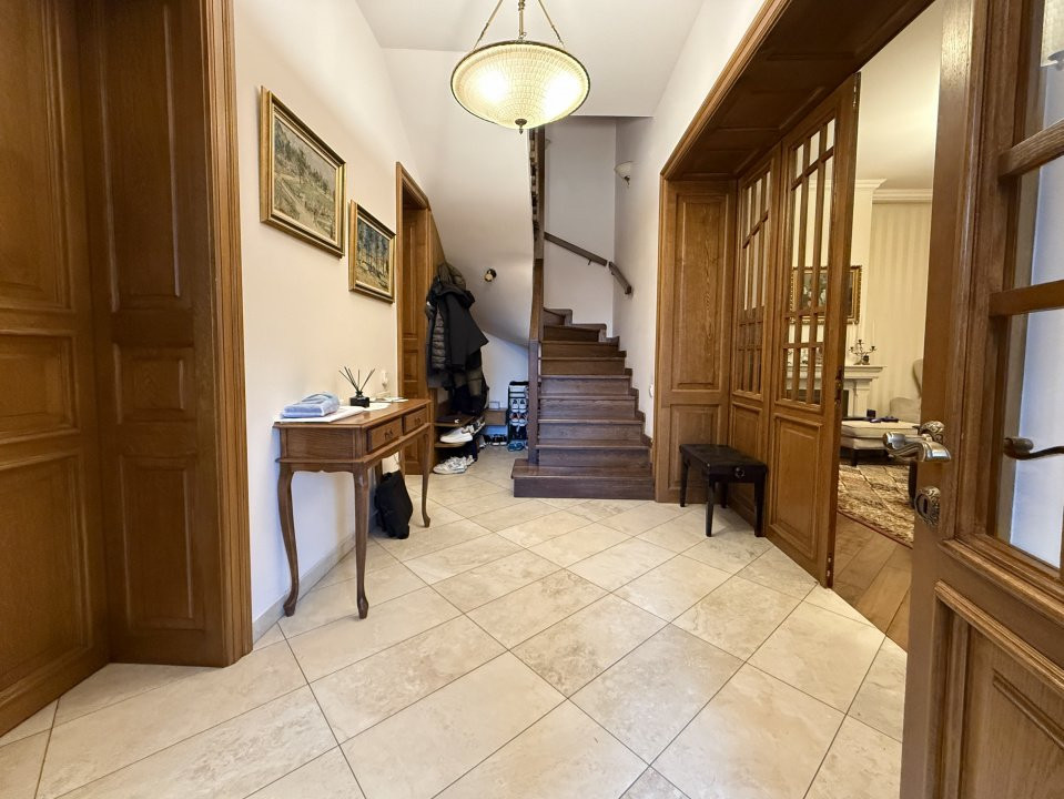 Vilă ultracentrală cu piscină interioară, saună și cramă | Unirii