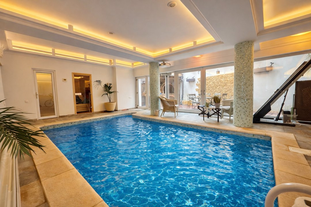 Vilă ultracentrală cu piscină interioară, saună și cramă | Unirii