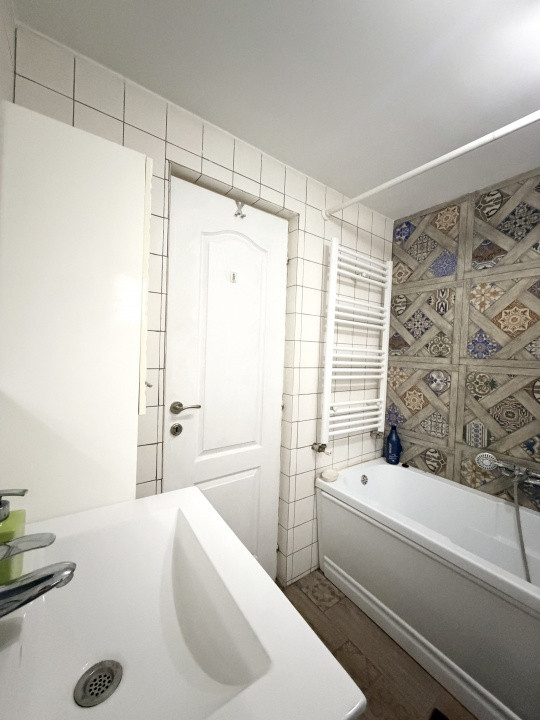 Apartament cu 4 camere-rezidențial sau Comercial-Birouri