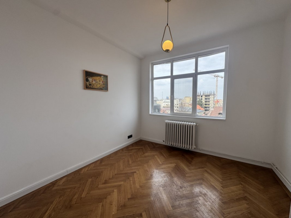 Bijuterie interbelică în centru