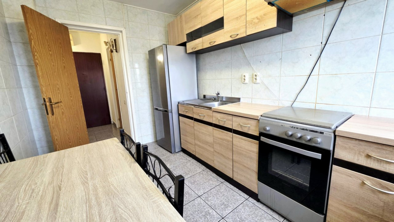 Cerere mare, oferta mica. Apartament 3 camere cu relaxare inclusa