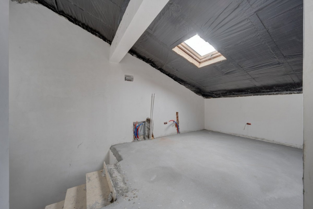 Casa se preda finisata - 4 bai -3 dormitoare - curte - parcare -  metrou Păcii 