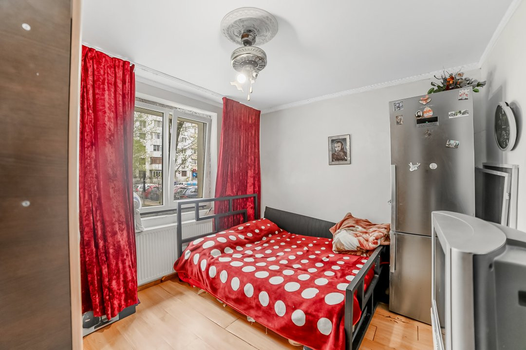 4 camere*Fizicienilor*Parter*Bloc 1986