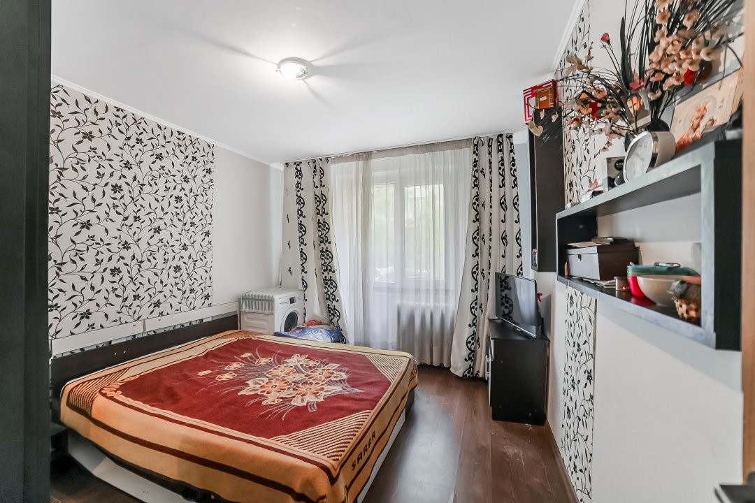 4 camere*Fizicienilor*Parter*Bloc 1986