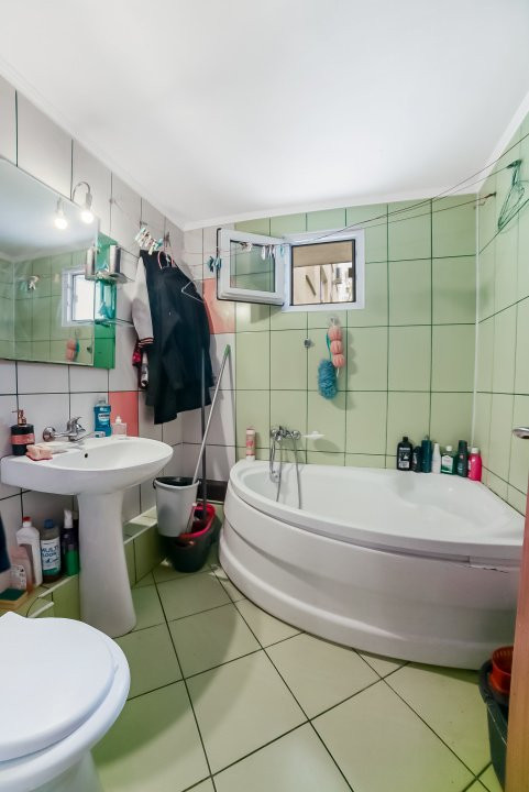 4 camere*Fizicienilor*Parter*Bloc 1986