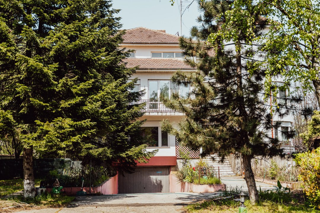 Casă individuală cu arhitectură deosebită și potențial investițional