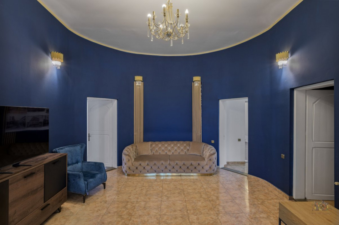 Business cu identitate: Apartament Unirii , demisol, parter si curte accesibila