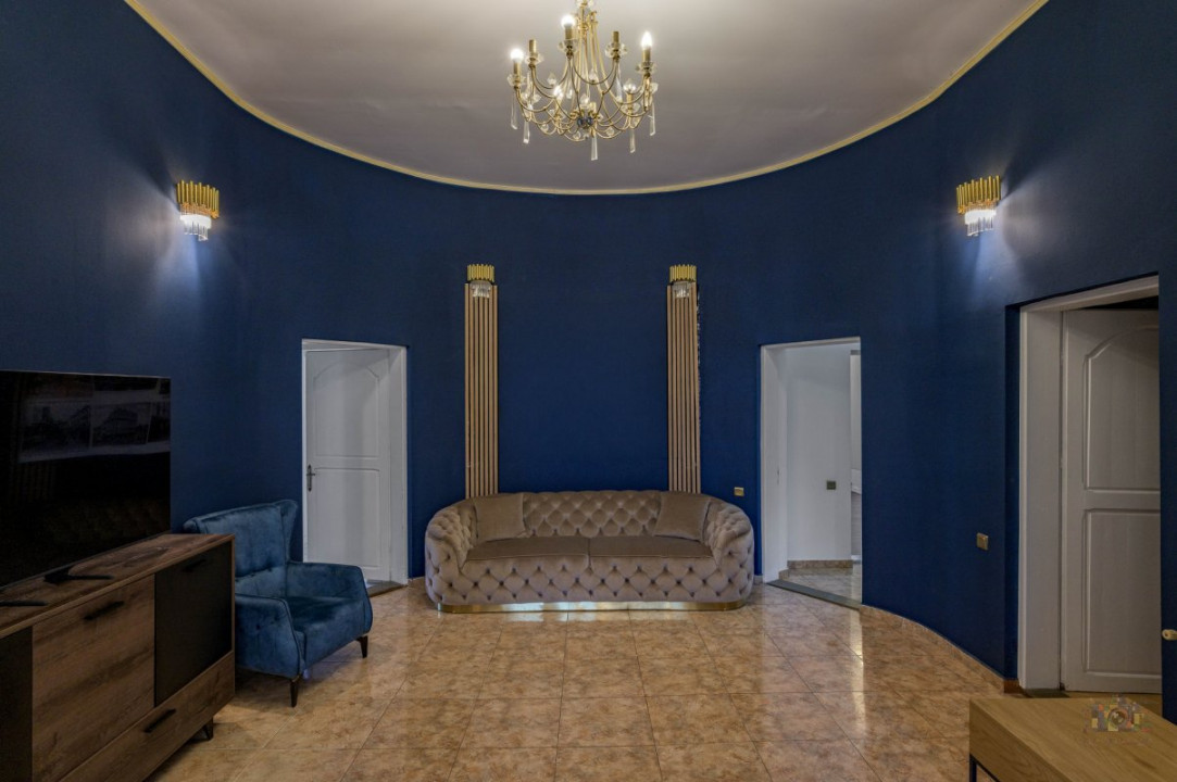 Business cu identitate: Apartament Unirii , demisol, parter si curte accesibila