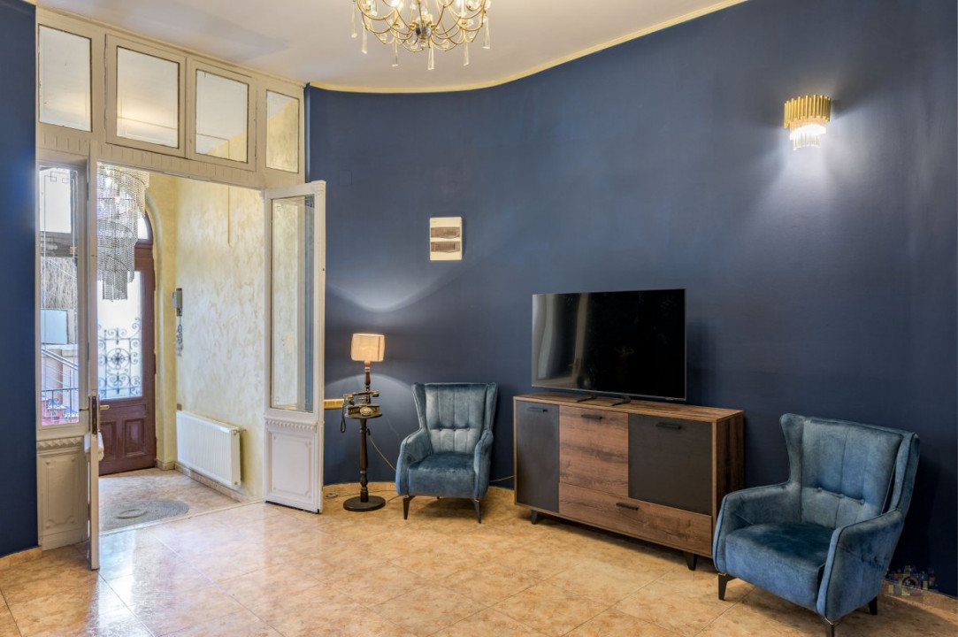 Business cu identitate: Apartament Unirii , demisol, parter si curte accesibila