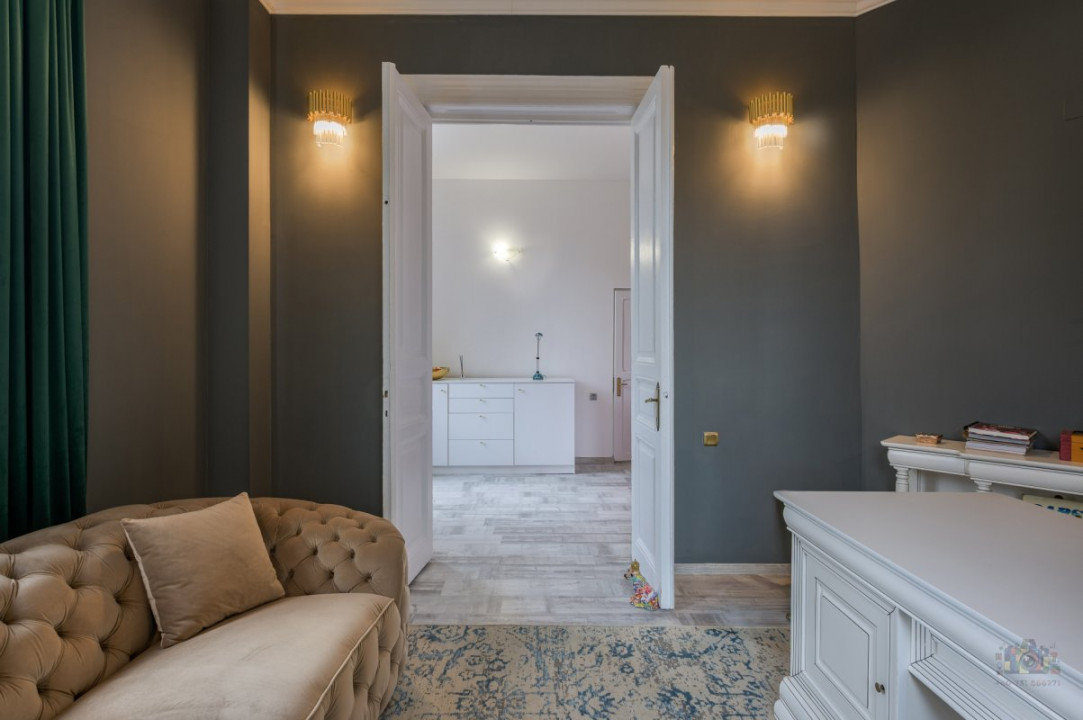 Business cu identitate: Apartament Unirii , demisol, parter si curte accesibila