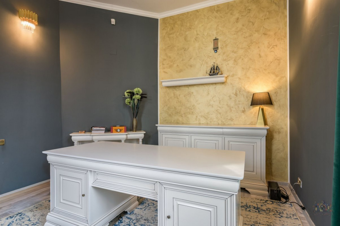 Business cu identitate: Apartament Unirii , demisol, parter si curte accesibila