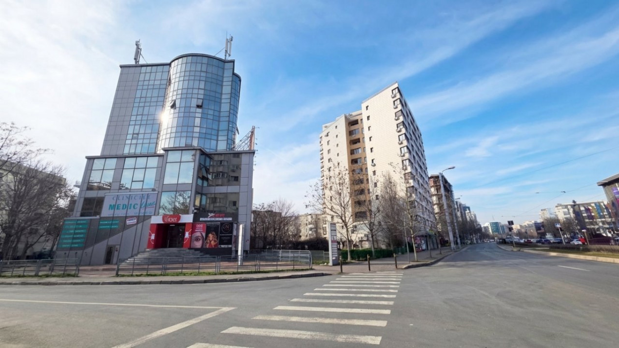 Mall Vitan, cladire de birouri clasa A