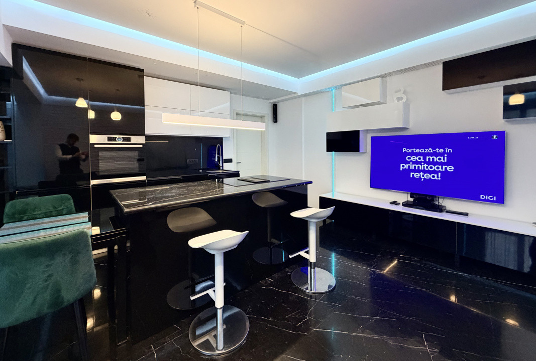 Apartament frumos amenajat de inchiriat cu centrala si parcare 