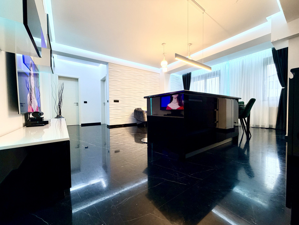 Apartament frumos amenajat de inchiriat cu centrala si parcare 