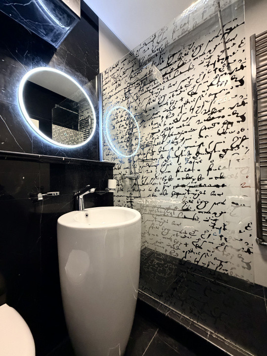 Apartament frumos amenajat de inchiriat cu centrala si parcare 