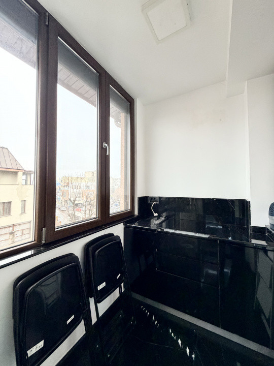 Apartament frumos amenajat de inchiriat cu centrala si parcare 