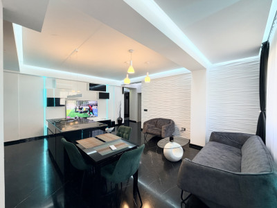 Apartament frumos amenajat de inchiriat cu centrala si parcare 