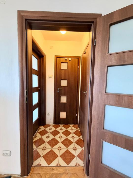 Apartament in Giulesti Langa Parc si Liceu, Bloc Anvelopat
