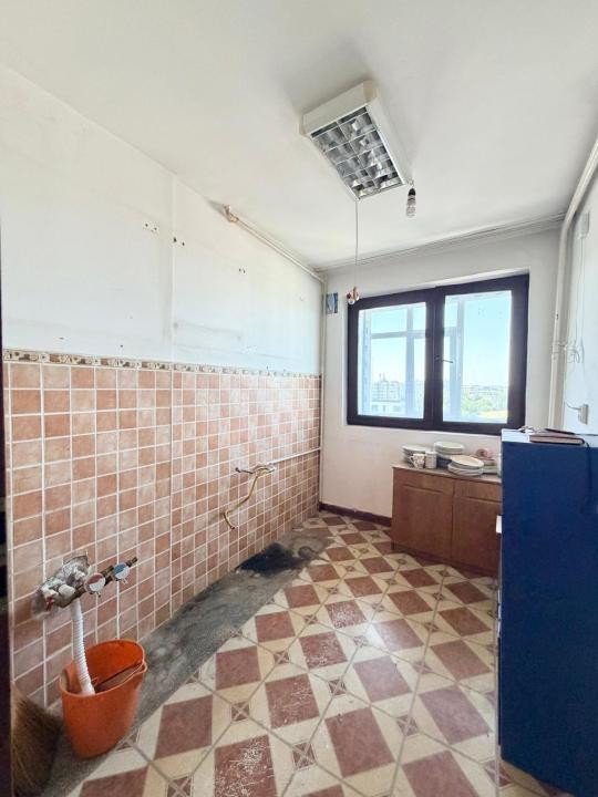 Apartament in Giulesti Langa Parc si Liceu, Bloc Anvelopat