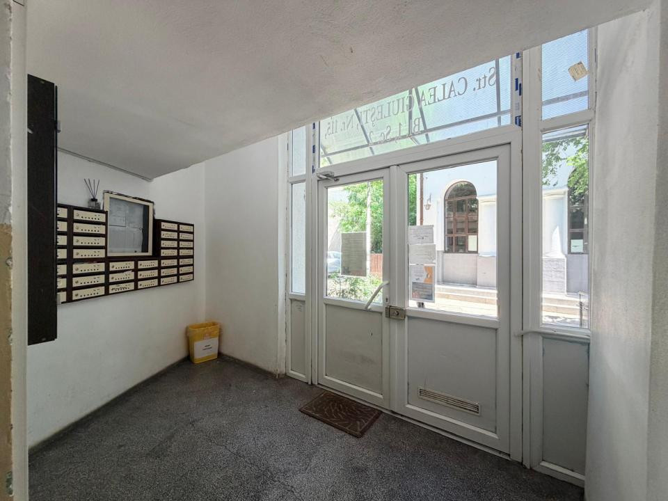 Apartament in Giulesti Langa Parc si Liceu, Bloc Anvelopat